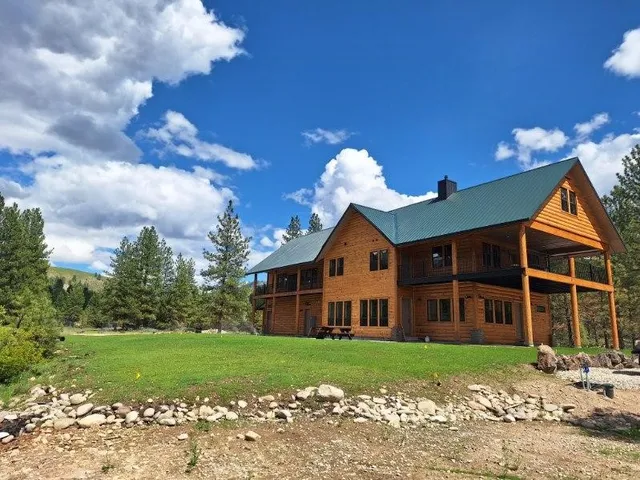 Kokanee Creek Lodge