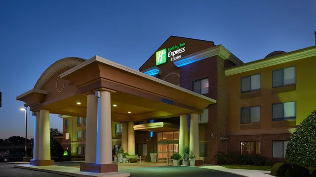 Holiday Inn Express & Suites Anniston/Oxford by IHG