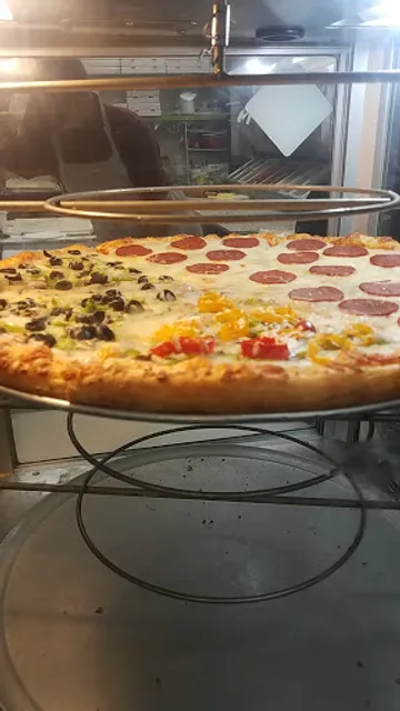 Nugget Halal Pizza and Wings