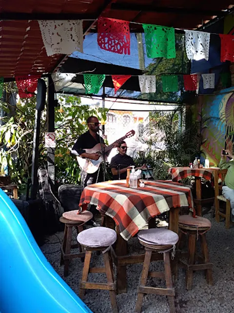 La Cueva del Nagual - Pizza a la Leña