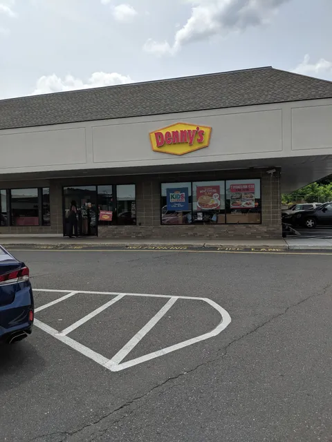 Plumtrees Plaza Shopping Center