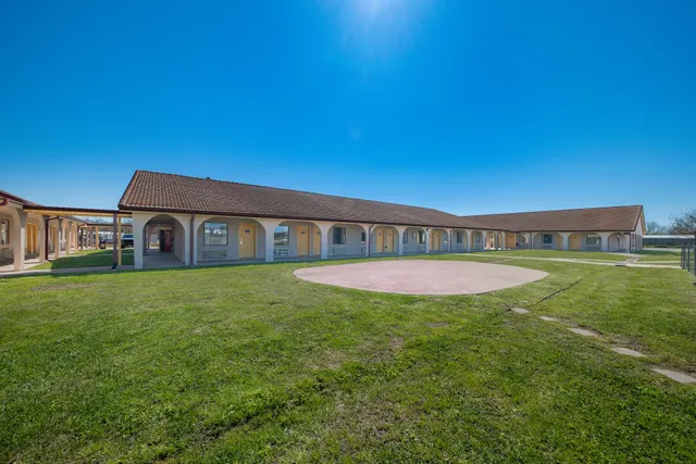 Americas Best Value Inn Bonham