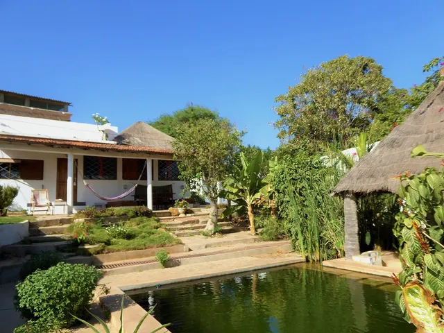 Villa Joko Popenguine, cabanon bord de mer, piscine écologique, pension