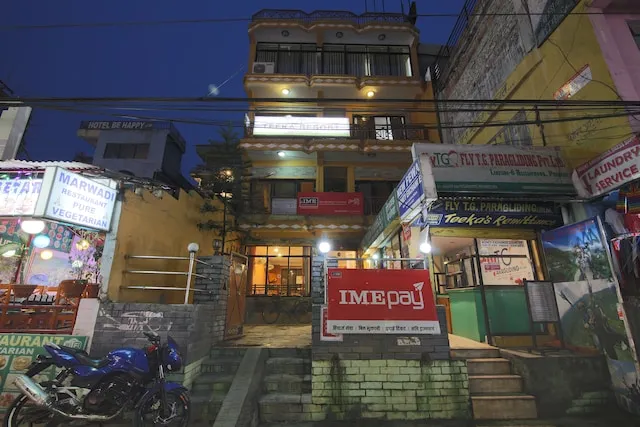 OYO 388 Teeka's Holiday Inn