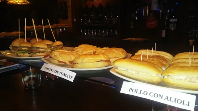 Bar The Dolphin's Tavern