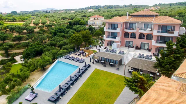 Kymothoe Elite Suites