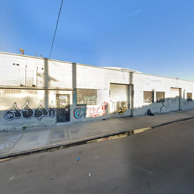 Universal Fashion Outlet