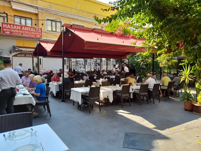 Parlak Restaurant