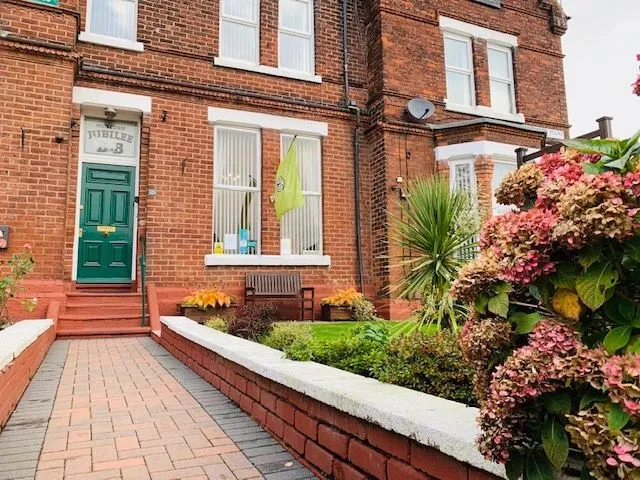 Runcorn Jubilee Guest House. (Single/twin/double rooms)