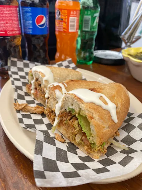 Lonches de pierna Jair