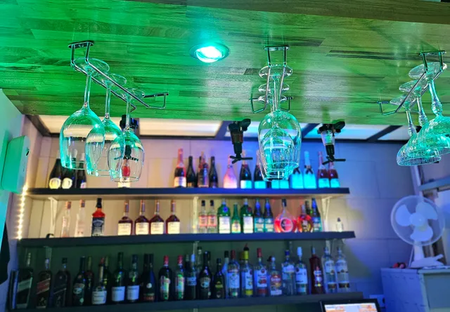 Jelo's Cafe Havana Bar & Restaurant