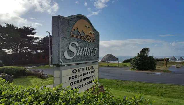 Sunset Oceanfront Lodging