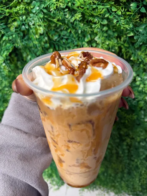 Sippin With Brunettes