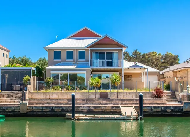 “WATERLILY HOUSE” - Mandurah Luxury Canal Retreat - Holiday House