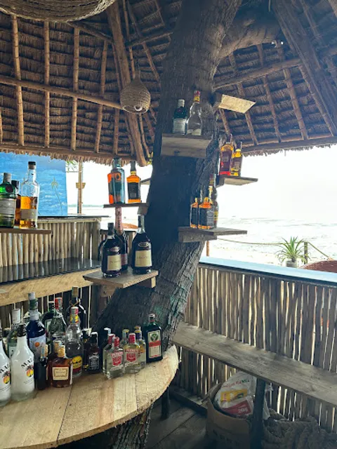 Roro's Beach Bar