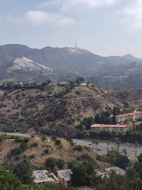 Cahuenga Hills Tennis Condominiums