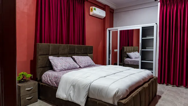 Opheboat Villa and Cuisine Services