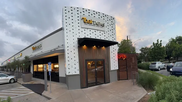 Thai Tapas (Thai Japanese Sushi Bar)