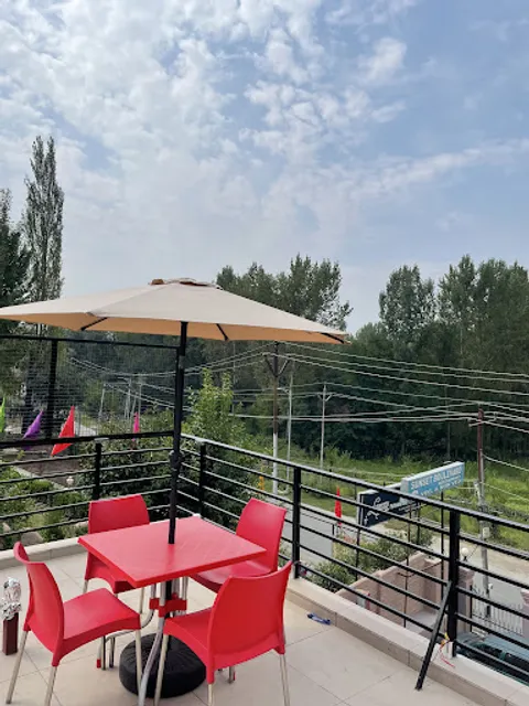 Sunset Boulevard restaurant - Best Restaurant in Shalimar Garden Road Srinagar/ Restaurant Near Me
