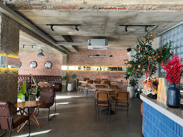 Funny Coffee_ View Quảng Trường Quy Nhơn