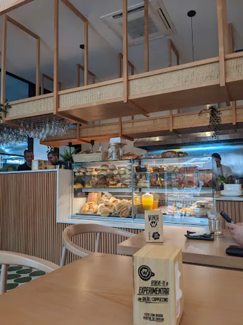 Doce Satisfação by Henrique Jardim