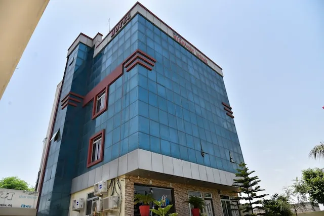 OYO 41006 Hotel Highway Home