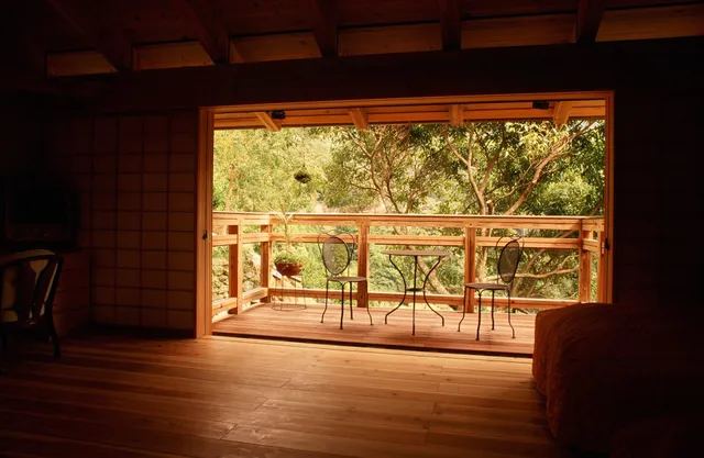 Nakatsukeikoku Yunomori