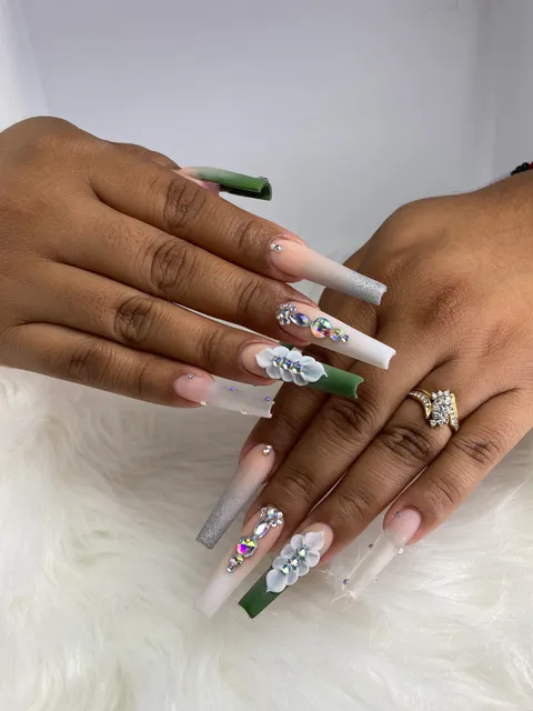 La Bonita Hair Stylist