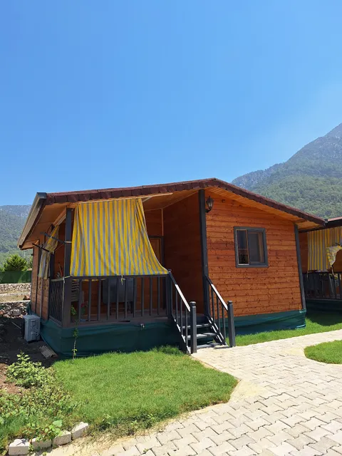 Karaöz Bahçe Apart Evleri