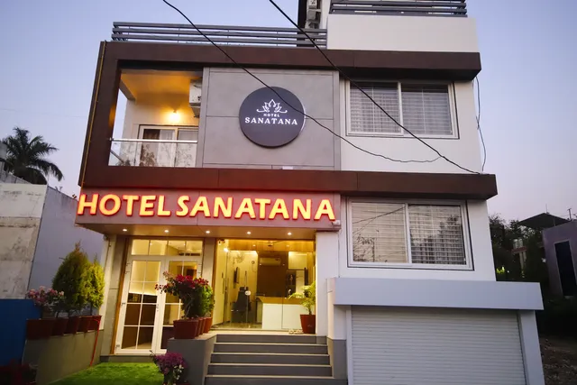 Hotel Sanatana