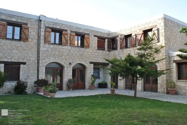 Paradisos Hills Hotel
