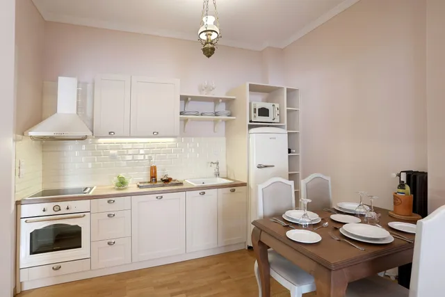 V1935 Luxurious Apartments