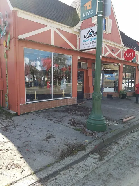 River Queen Clothing