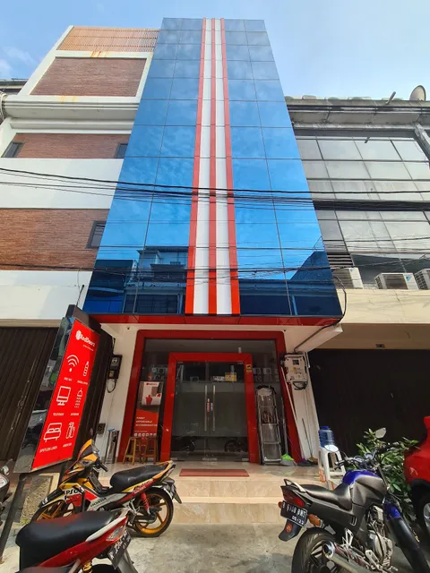 RedDoorz @ Ruko ITC Roxy Mas