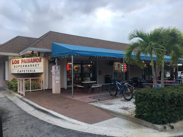 Los Paisanos Supermarket and cafeteria