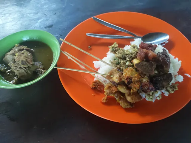 Lawar Bali Sate Babi