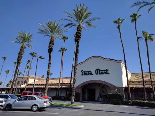 Plaza Del Sol Shopping Center