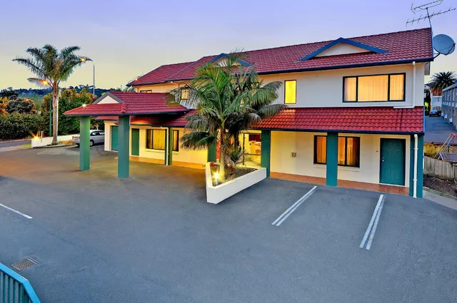 Academy at Botany Motor Inn