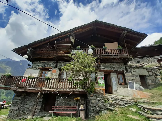 Rifugio Guide di Frachey