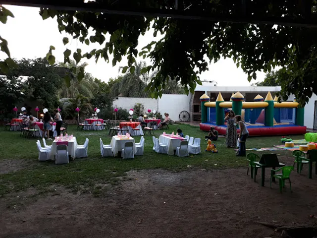 Las Pircas De Lourdes