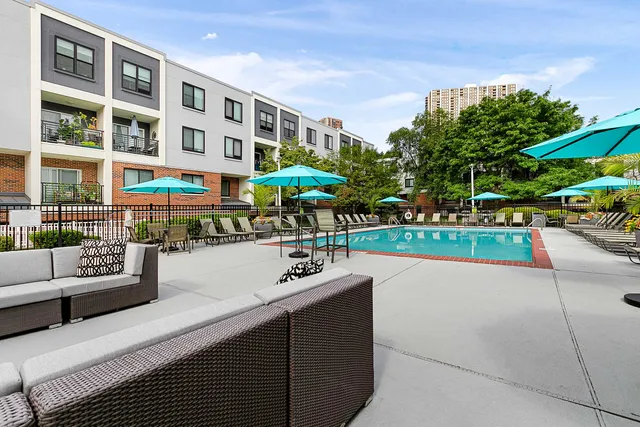 River Club Apartments