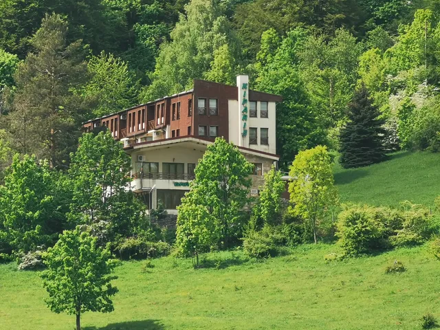 Хотел „Кипарис“