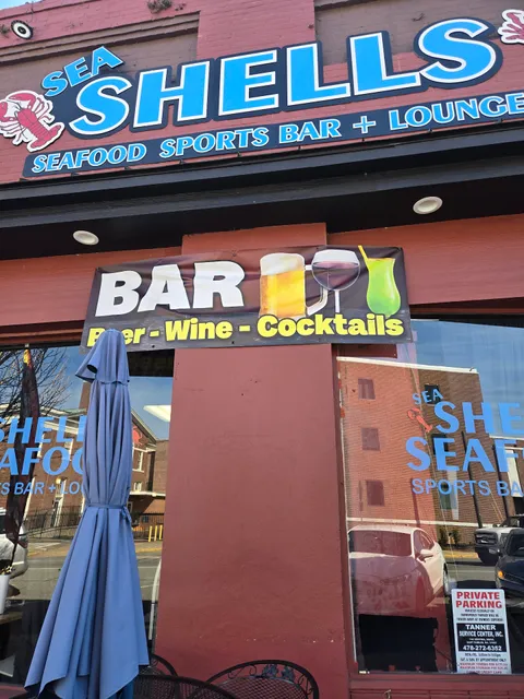 Sea Shells Seafood Sports Bar + Lounge