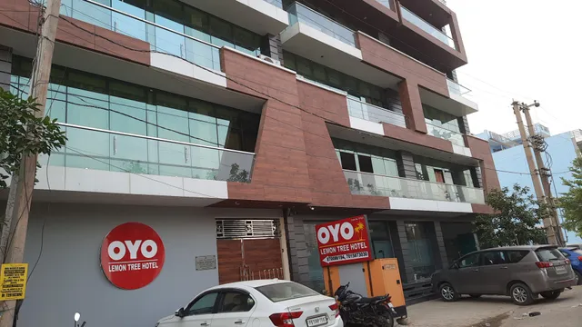OYO Lemon Hotel Near Omaxe Gurgaon Mall