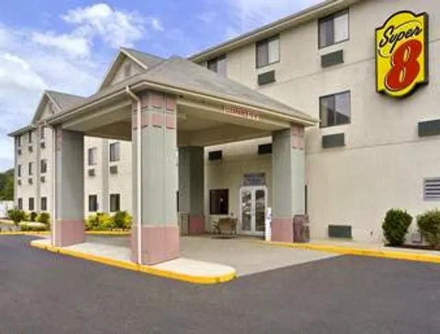 Super 8 by Wyndham Sawyer MI
