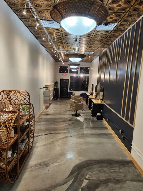 Lux - A Boutique Salon