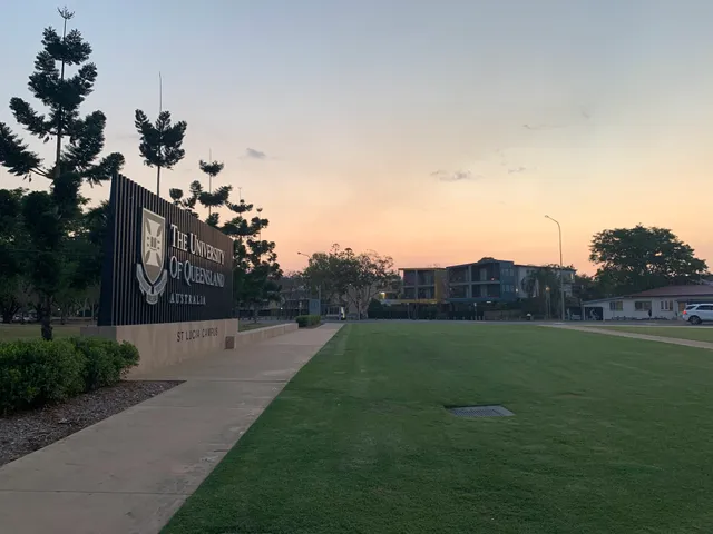 The University of Queensland-Saint Lucia Campus