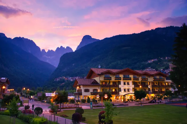 Alle Dolomiti Boutique Lake Hotel