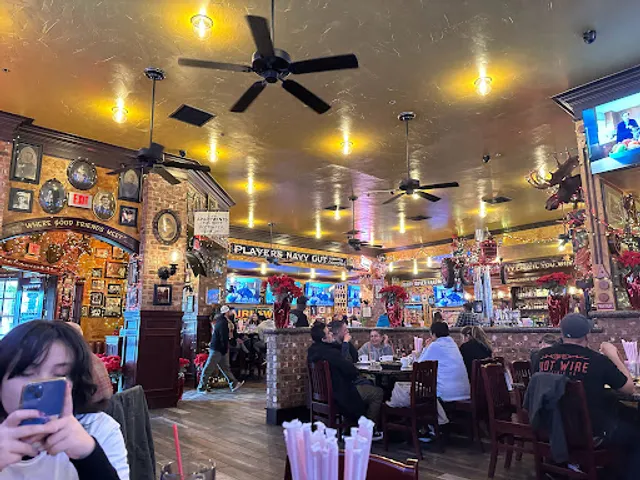 Heroes Restaurant and Brewhouse - Ontario