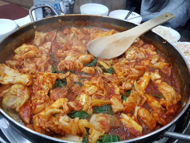 닭이봉춘천닭갈비 신현점